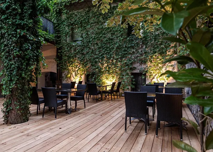 Situla אכסניה *