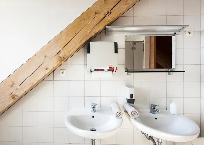 אכסניה Situla *